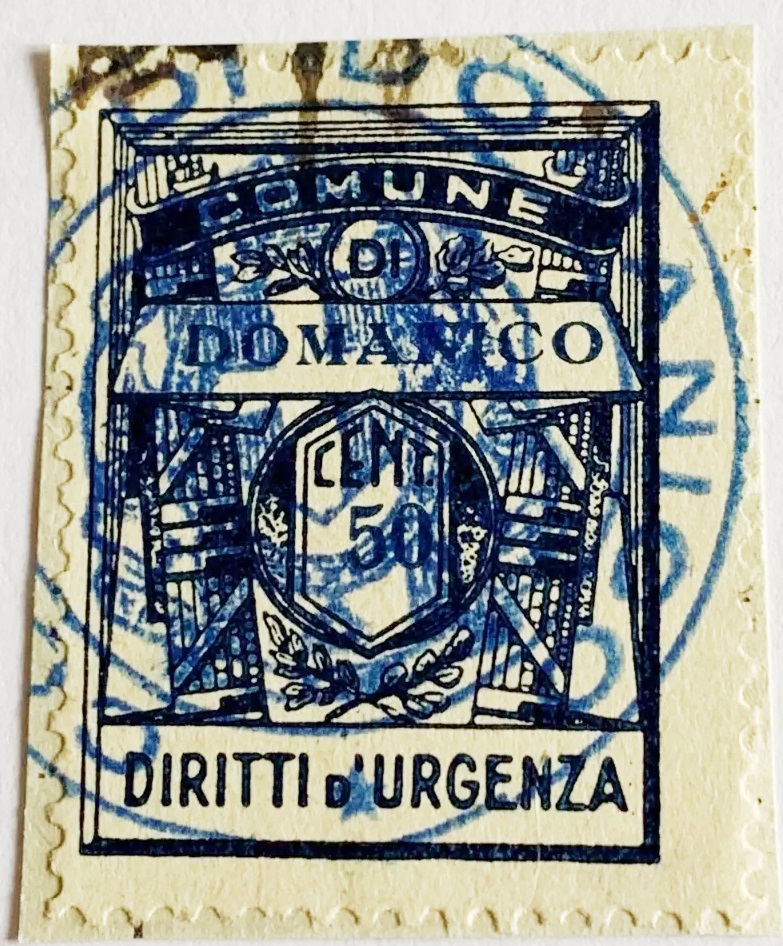Marca da Bollo del Comune di DOMANICO su Carta Bianca Sottile di dimensioni 23 x 29 mm
