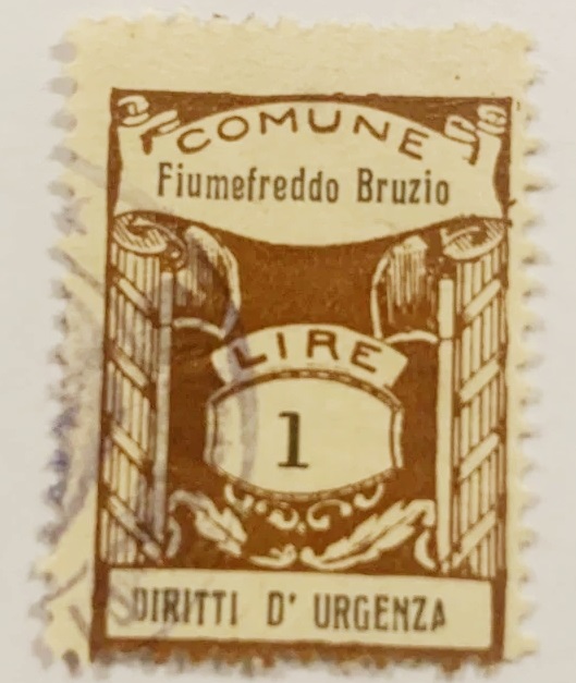 Marca da Bollo del Comune di FIUMEFREDDO BRUZIO su Carta Bianca Sottile di dimensioni 21,5 x 28,5 mm