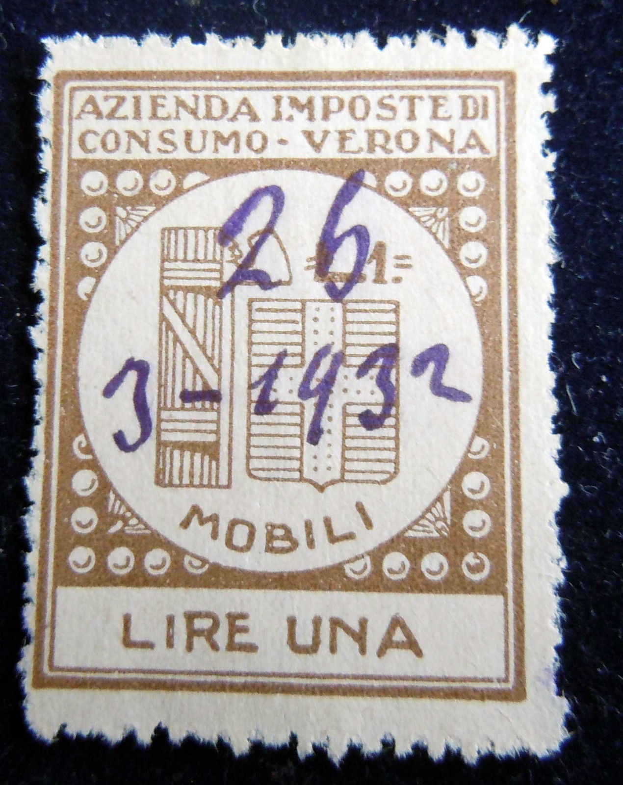 Marca da Bollo del Comune di VERONA su Carta Bianca di dimensioni 26,5 x 35 mm