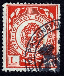 Marca da Bollo del Comune di VERONA su Carta Bianca di dimensioni 22,5 x 28,5 mm