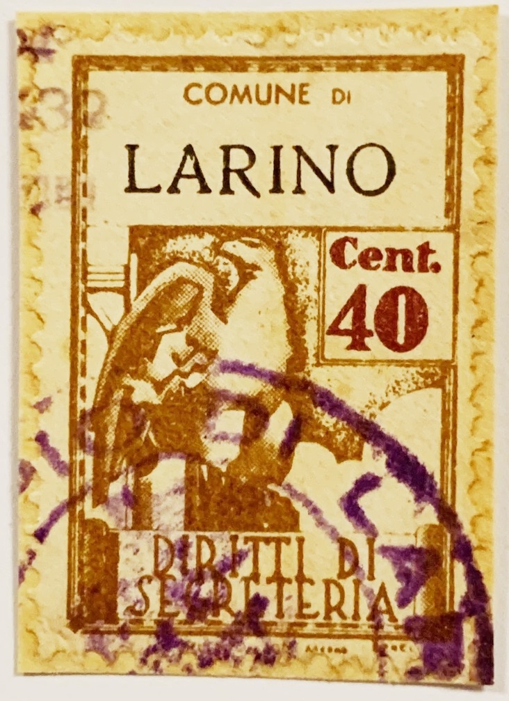 Marca da Bollo del Comune di LARIANO su Carta Bianca di dimensioni 22,5 X 33 mm